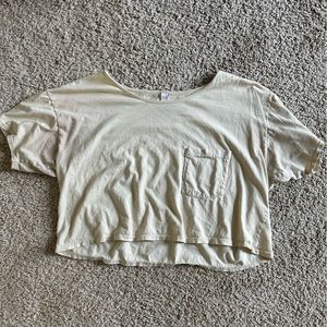 Faded yellow cropped tee shirt